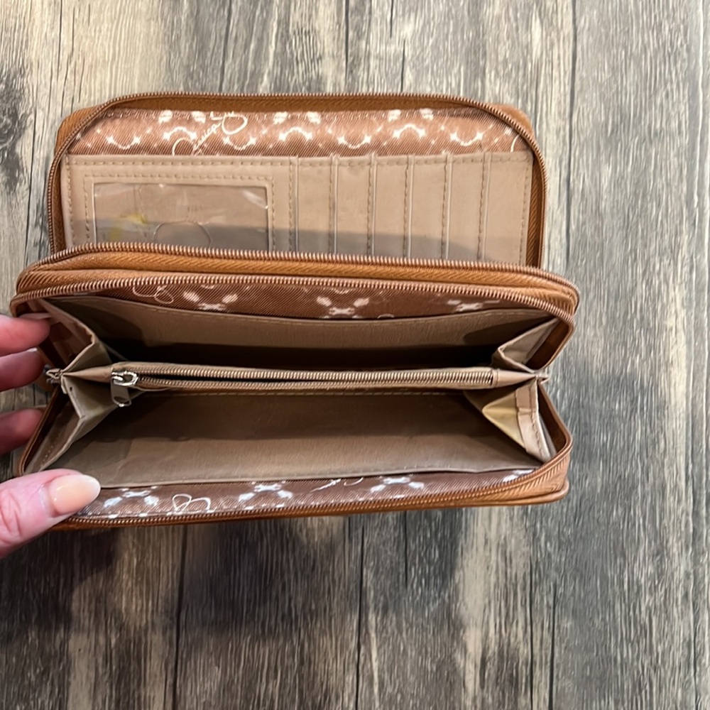 Jessica Simpson Wallet - Picture 4 of 4